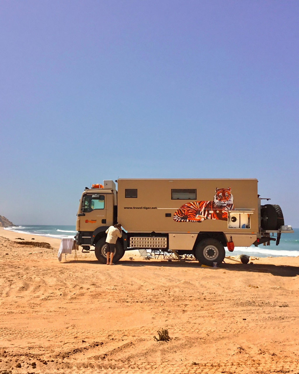 Direkt am Meer mit dem Camper einem MAN TGM 13.290